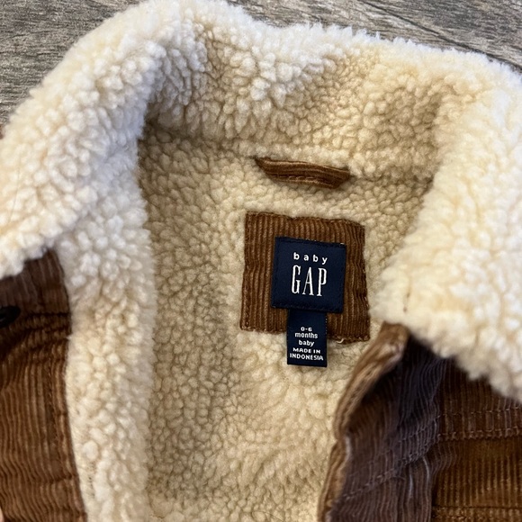 Baby Gap Corduroy - Picture 2 of 2